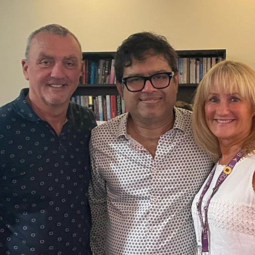 Paul With Supporters 2